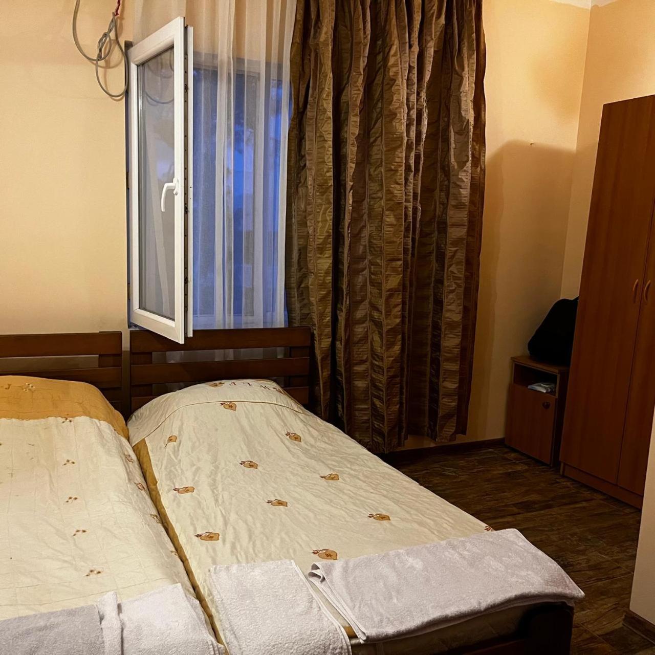 Hotel Premium Уреки Экстерьер фото
